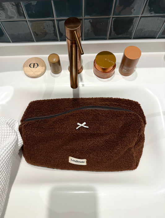 Beauty case Louloute Homewear marron espresso, doublure à petits nœuds blancs
